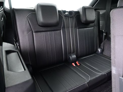 Used 2023 Volkswagen Tiguan SE R-Line FWD image 20