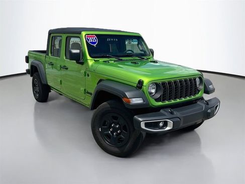 Used 2025 Jeep Gladiator Sport AWD/4WD image 2