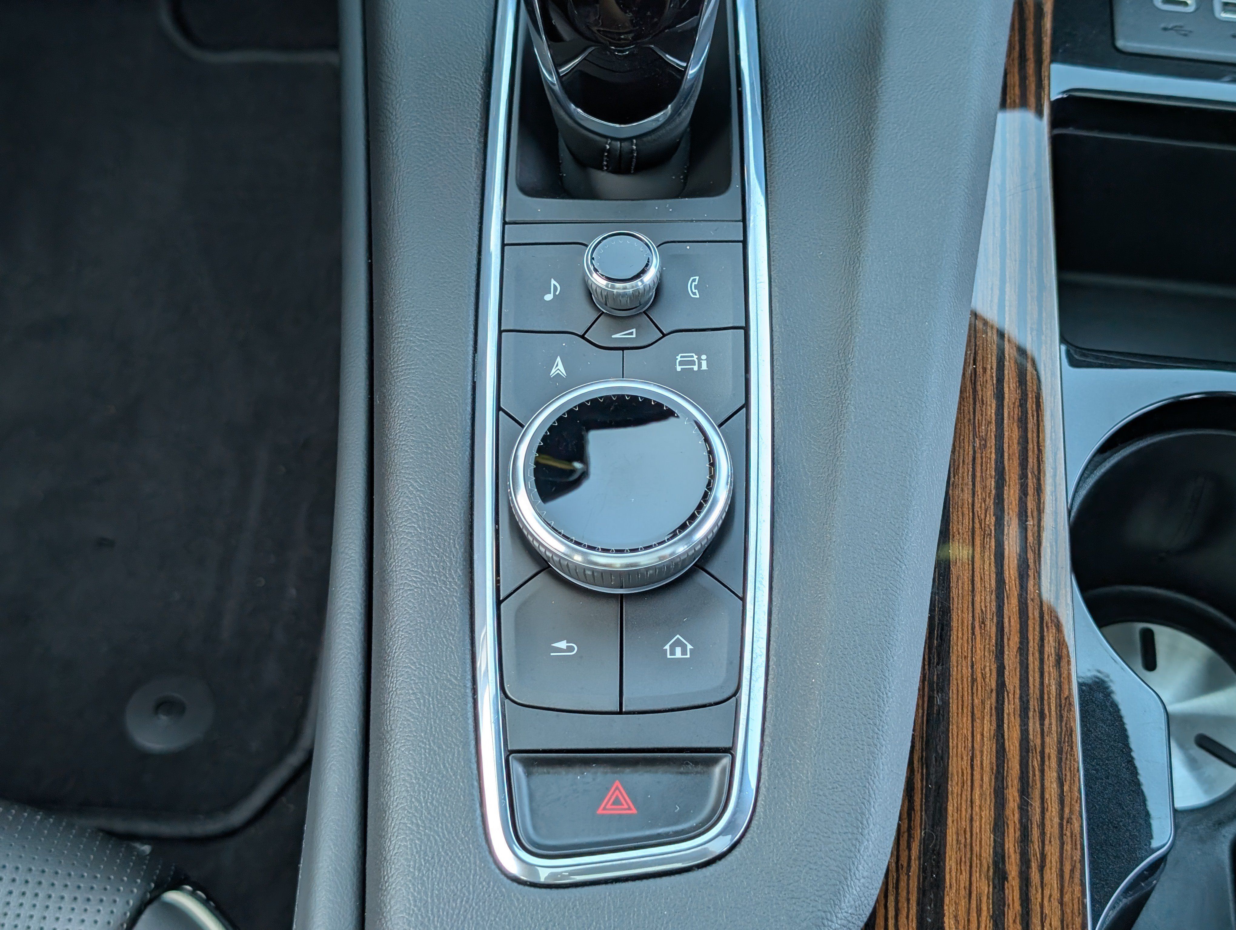 Used 2023 Cadillac Escalade Premium Luxury w/ Performance Package RWD image 36