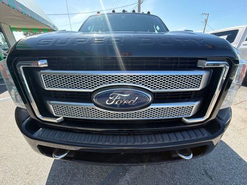 Used 2016 Ford F250 Platinum w/ Platinum Package AWD/4WD image 28