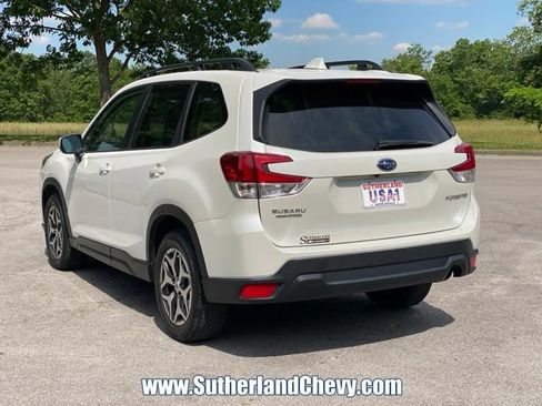Used 2023 Subaru Forester Premium AWD/4WD image 5