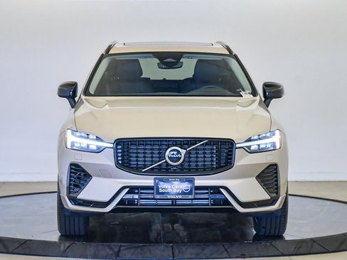 Certified 2025 Volvo XC60 T8 Core w/ Protection Package Premier image 7