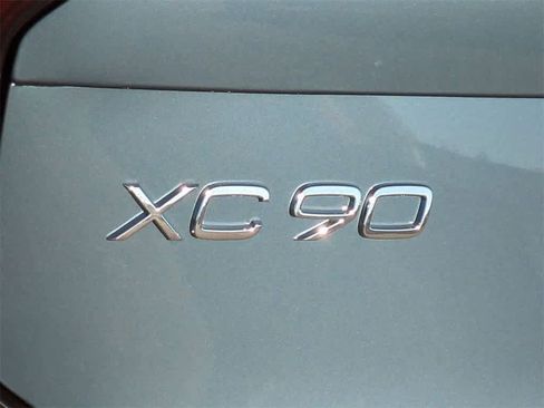New 2026 Volvo XC90 B6 Plus w/ Protection Package Premier image 11