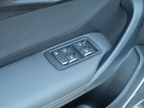 New 2025 VinFast VF 8 Eco AWD/4WD image 9