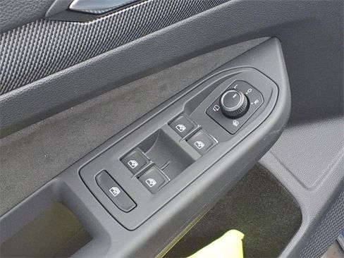 New 2025 Volkswagen GTI SE image 10