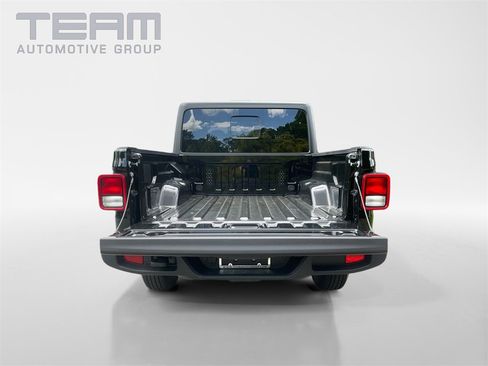 New 2025 Jeep Gladiator Sport image 13
