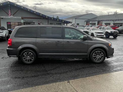 Used 2017 Dodge Grand Caravan GT w/ Mopar Premium Addition Group image 6
