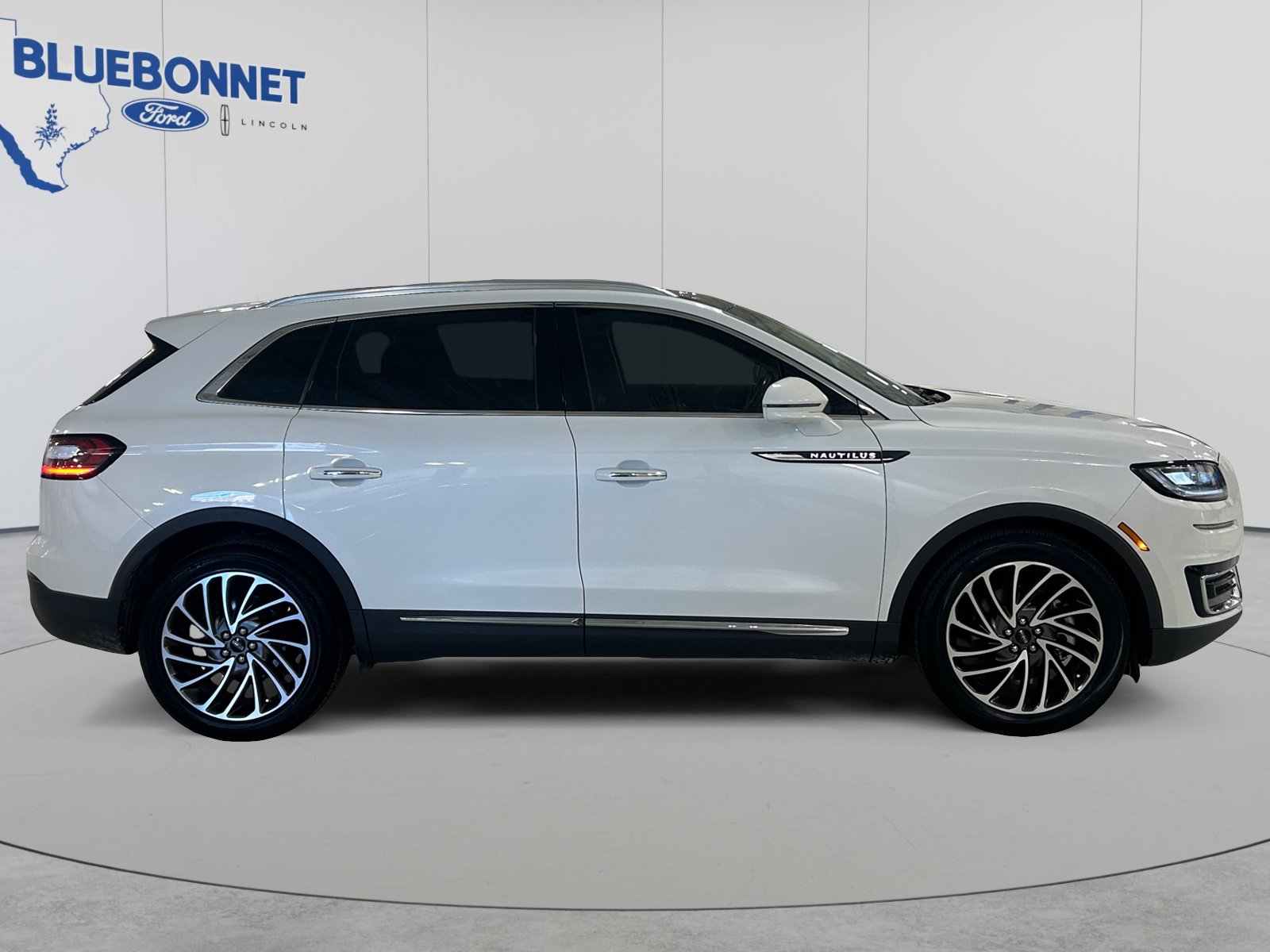 Used 2020 Lincoln Nautilus Reserve w/ Cargo Utility Package FWD image 4