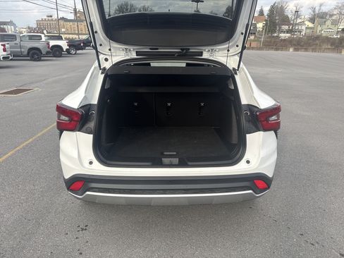 Used 2025 Chevrolet Trax LT w/ Driver Confidence Package image 6