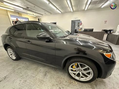 Used 2019 Alfa Romeo Stelvio Ti Sport w/ Quick Order Package 22S Sport AWD/4WD image 9