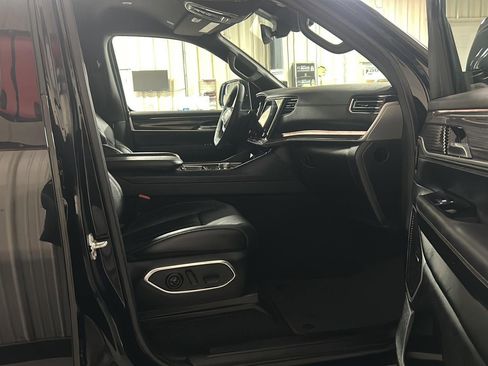 Used 2022 Jeep Wagoneer Series II image 12