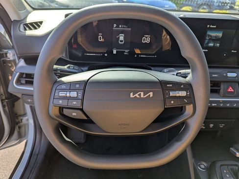 New 2026 Kia K4 LXS image 28