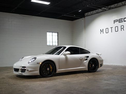Used 2013 Porsche 911 Turbo S image 4