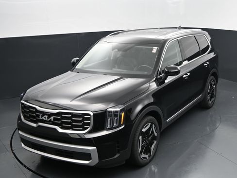 Used 2025 Kia Telluride S FWD image 27