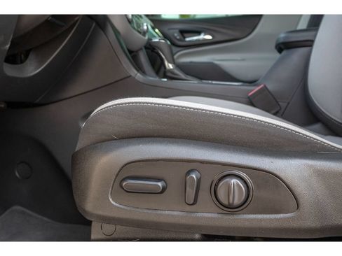 Used 2021 Chevrolet Equinox LT AWD/4WD image 16