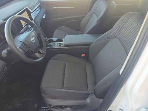 Used 2026 Toyota Camry LE w/ Convenience Package FWD image 5