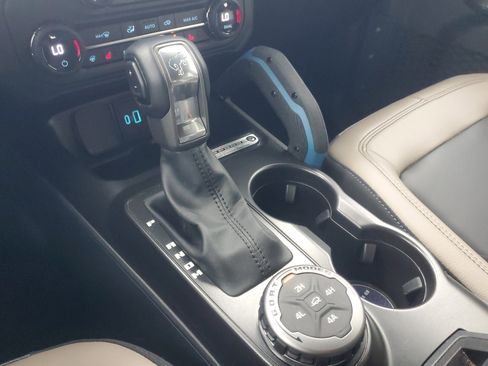 Used 2023 Ford Bronco Wildtrak image 31