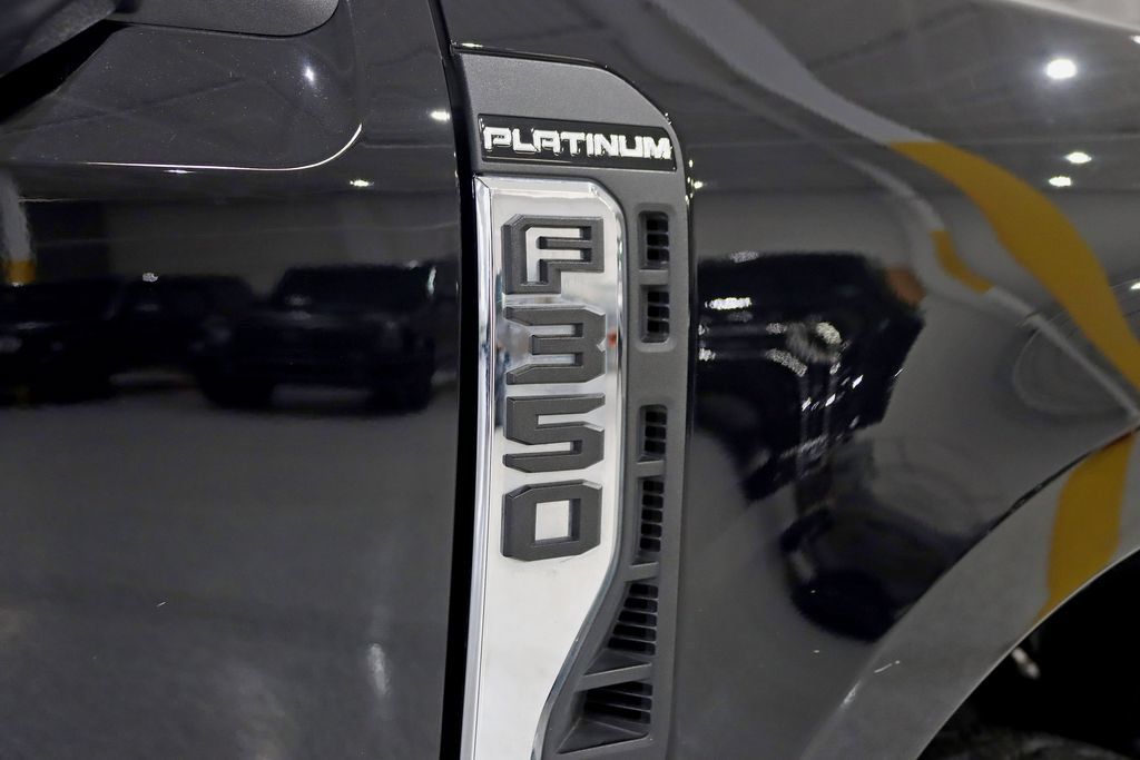 Used 2024 Ford F350 Platinum AWD/4WD image 15