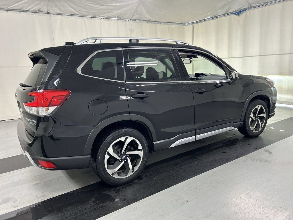 Used 2023 Subaru Forester Touring AWD/4WD image 2
