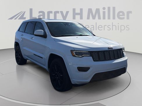 Used 2021 Jeep Grand Cherokee Laredo X AWD/4WD image 7