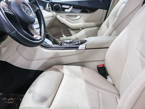Used 2019 Mercedes-Benz GLC 300 image 17