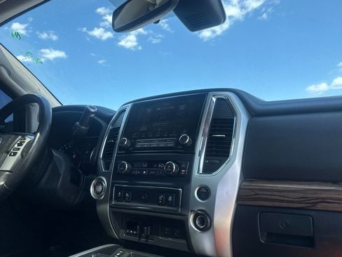 Used 2020 Nissan Titan SL w/ Moonroof Package RWD image 29