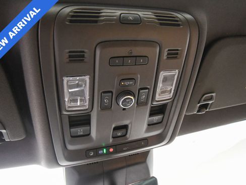 Used 2022 Cadillac Escalade ESV Premium Luxury image 44