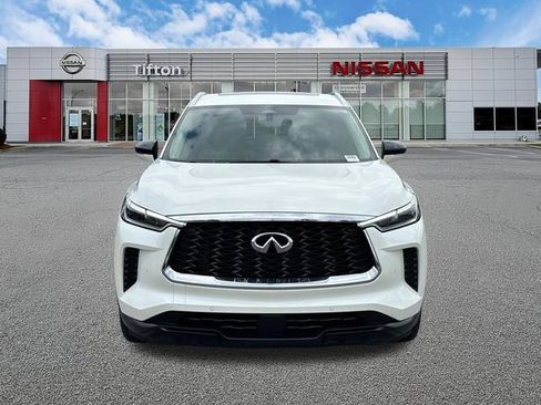 Used 2023 INFINITI QX60 Luxe w/ Cargo Package FWD image 2