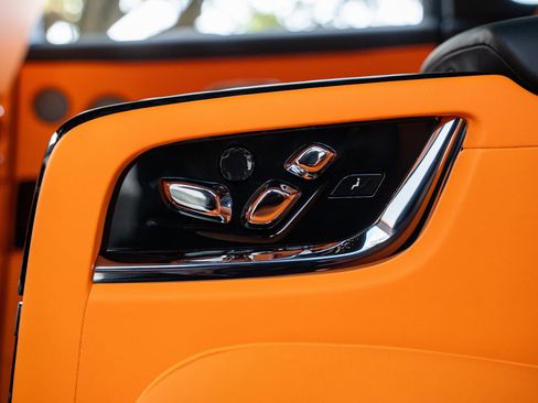 Used 2025 Rolls-Royce Cullinan image 42