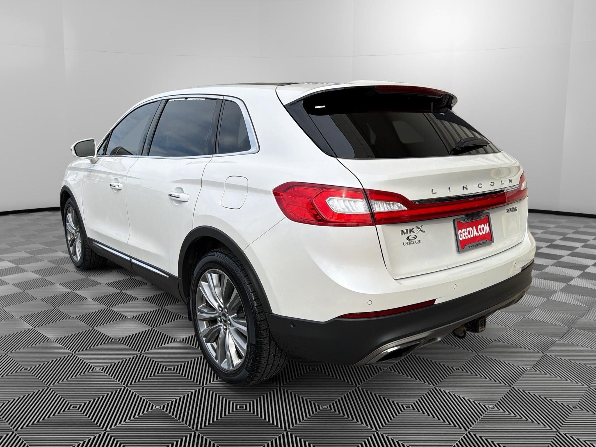 Used 2016 Lincoln MKX Reserve w/ Technology Package AWD/4WD image 6