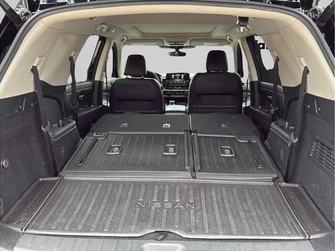 Used 2024 Nissan Pathfinder Platinum w/ Cargo Package FWD image 9
