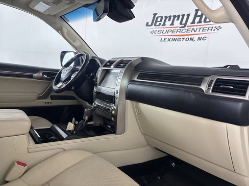 Used 2021 Lexus GX 460 Premium w/ Premium Package AWD/4WD image 35
