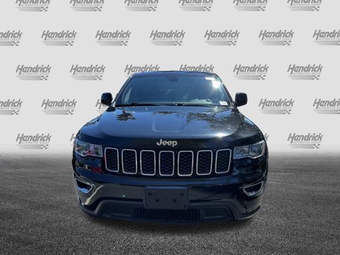 Used 2019 Jeep Grand Cherokee Laredo image 3