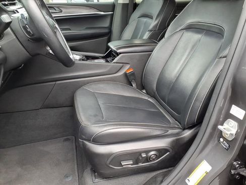 Used 2021 Jeep Grand Cherokee L Limited RWD image 18