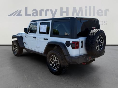 Used 2026 Jeep Wrangler Unlimited Rubicon AWD/4WD image 3