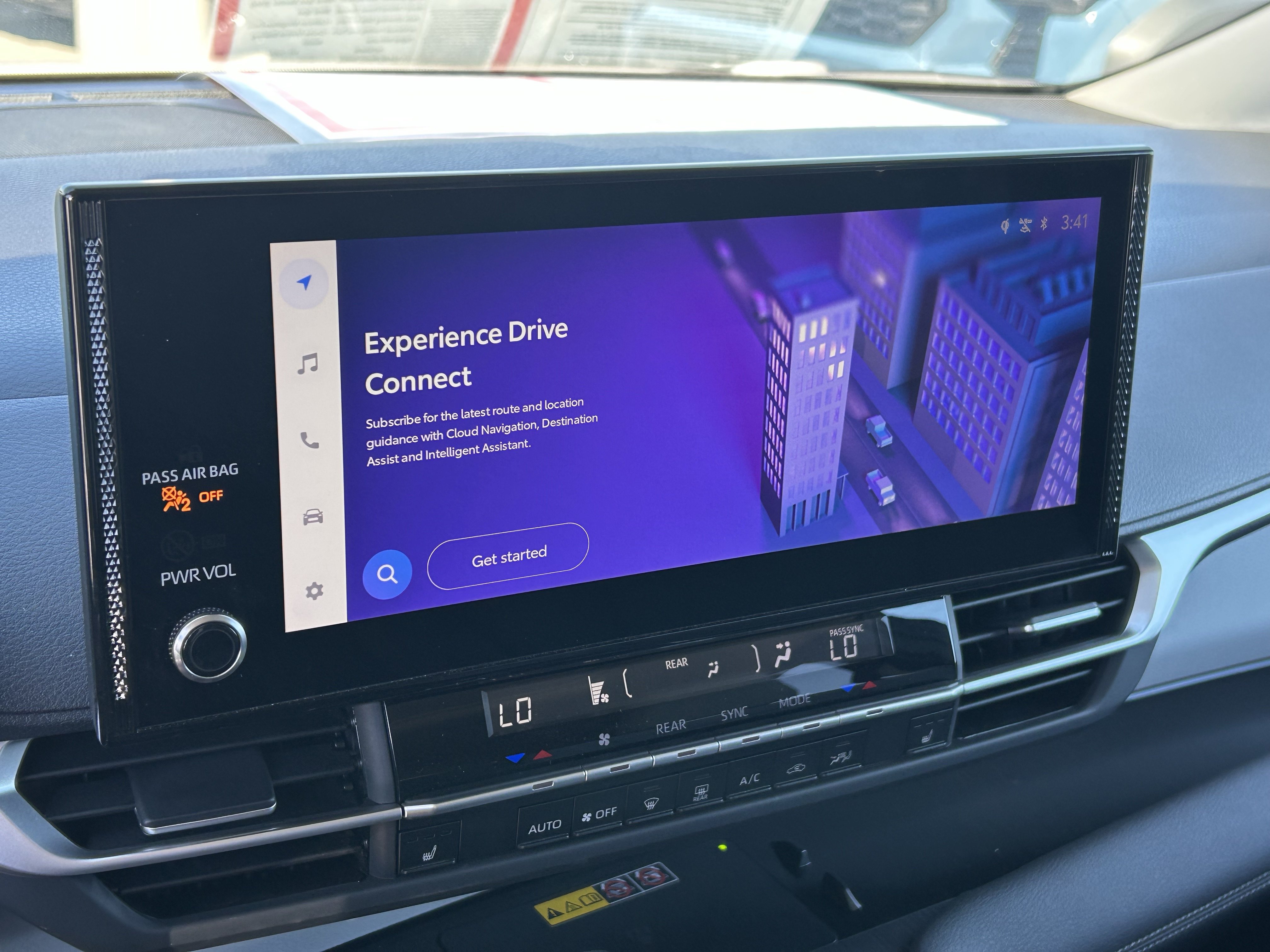 Used 2025 Toyota Sienna XLE FWD image 20