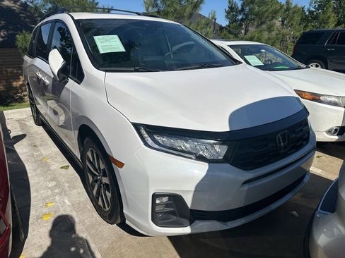 Used 2025 Honda Odyssey EX-L image 2