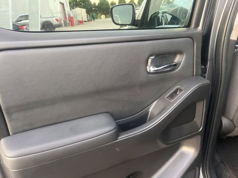 Used 2023 Nissan Frontier SV w/ Technology Package image 28