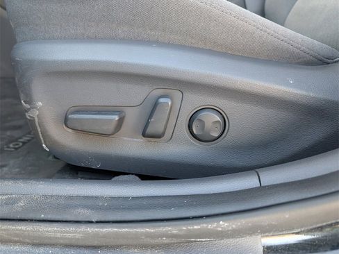 Used 2020 Hyundai Ioniq SE image 19