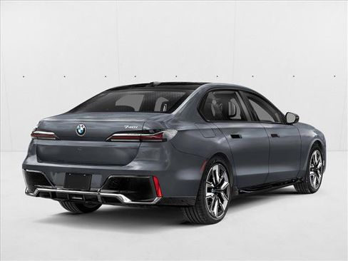 New 2025 BMW 740i w/ Executive Package image 2
