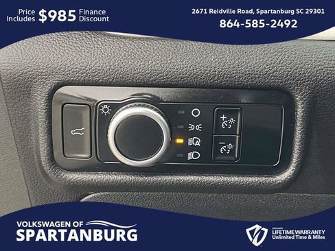 Used 2024 Ford Explorer XLT image 30