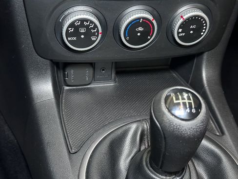 Used 2012 MAZDA MX-5 Miata Touring w/ Suspension Pkg image 32