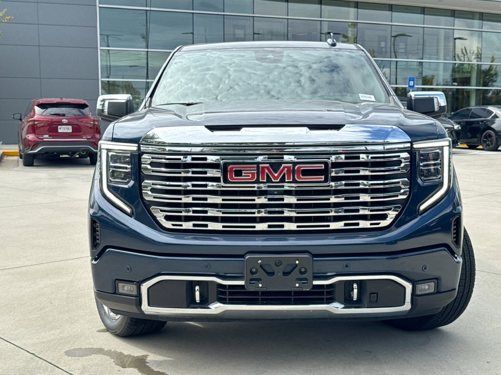 Used 2023 GMC Sierra 1500 Denali w/ Denali Reserve Package AWD/4WD image 4