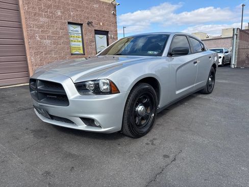Used 2011 Dodge Charger Police w/ Convenience Group I image 3