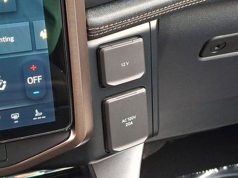 Used 2023 Ford F150 Lightning Lariat image 30