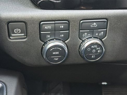 Used 2022 GMC Sierra 1500 Elevation image 39