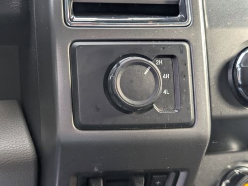 Used 2019 Ford F250 XLT w/ Snow Plow Prep Package image 4