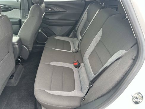Certified 2024 Chevrolet TrailBlazer LT w/ LT Cold Weather Package FWD image 11