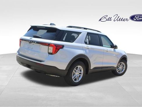 New 2026 Ford Explorer Active RWD image 3