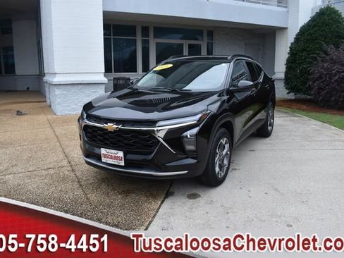 Certified 2025 Chevrolet Trax LT FWD image 5